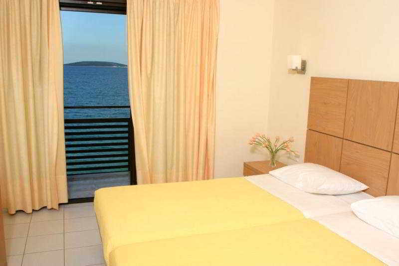 Flisvos Hotel โตโล ภายนอก รูปภาพ